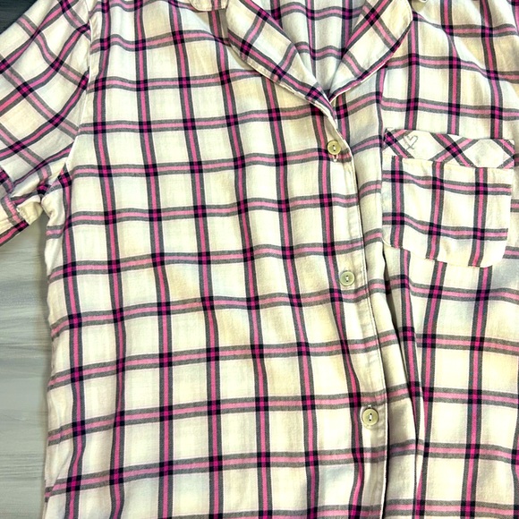 Victoria’s Secret size small shorts pajama set. Great condition.  - Picture 13 of 13